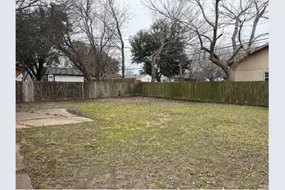 309 W Cober Drive, Grand Prairie, TX 75051 - Photo 13