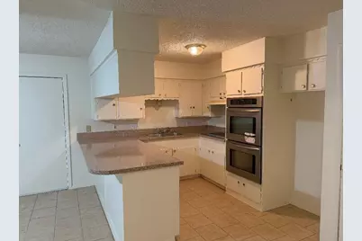 309 W Cober Drive, Grand Prairie, TX 75051 - Photo 3