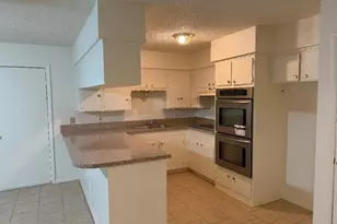 309 W Cober Dr, Grand Prairie, TX 75051 - Photo 3