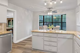 1140 Stoney Creek Dr, Cedar Hill, TX 75104 - Photo 11