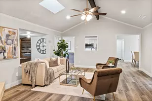 1140 Stoney Creek Dr, Cedar Hill, TX 75104 - Photo 9