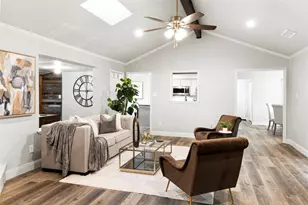 1140 Stoney Creek Dr, Cedar Hill, TX 75104 - Photo 5