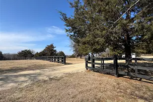 1205 Northshore Ln, Valley View, TX 76272 - Photo 39