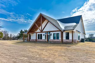 1205 Northshore Ln, Valley View, TX 76272 - Photo 3