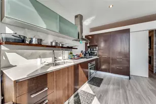 2430 Victory Park Ln, Dallas, TX 75219 - Photo 5