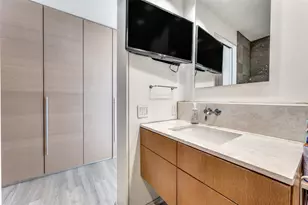 2430 Victory Park Ln, Dallas, TX 75219 - Photo 15