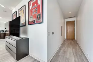 2430 Victory Park Ln, Dallas, TX 75219 - Photo 17