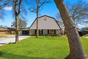 1225 Kiowa Dr W, Lake Kiowa, TX 76240 - Photo 5