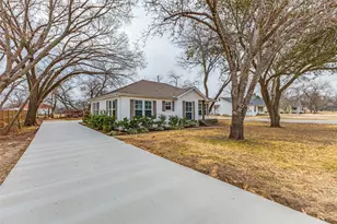 305 W Trinity St, Forney, TX 75126 - Photo 3