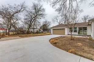 305 W Trinity St, Forney, TX 75126 - Photo 25