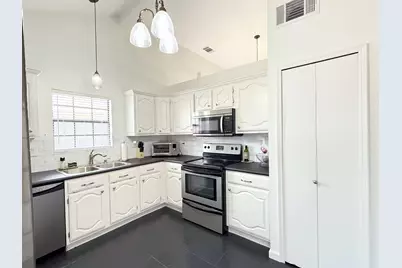 6828 Younger Drive, The Colony, TX 75056 - Photo 11