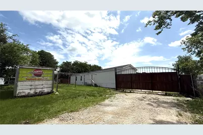 5904 Falcon Court N, Joshua, TX 76058 - Photo 13