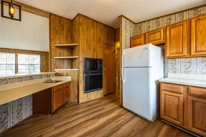 205 W Long St, Elm Mott, TX 76640 - Photo 19