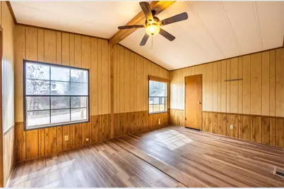 205 W Long St, Elm Mott, TX 76640 - Photo 9