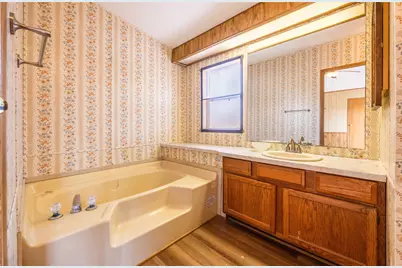 205 W Long St, Elm Mott, TX 76640 - Photo 11