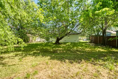 837 Yale Avenue, Lewisville, TX 75057 - Photo 23