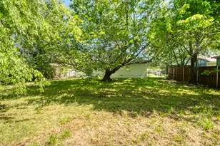 837 Yale Ave, Lewisville, TX 75057 - Photo 23