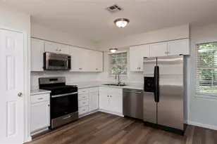 837 Yale Ave, Lewisville, TX 75057 - Photo 3