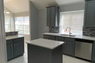 429 Crestview Point Dr, Lewisville, TX 75067 - Photo 5