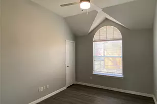 429 Crestview Point Dr, Lewisville, TX 75067 - Photo 13