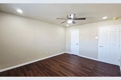 1010 La Fontana, Grand Prairie, TX 75052 - Photo 11