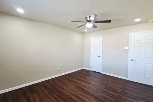 1010 La Fontana, Grand Prairie, TX 75052 - Photo 11