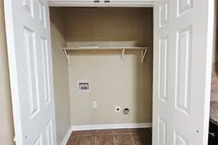 1010 La Fontana, Grand Prairie, TX 75052 - Photo 9