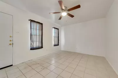 506 N Elm Street #A, Arlington, TX 76011 - Photo 5