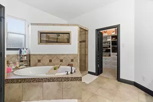 6876 Foghorn Ln, Grand Prairie, TX 75054 - Photo 19