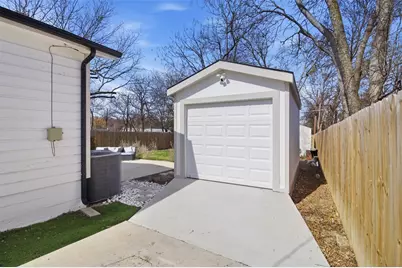 1539 E Woodin Boulevard, Dallas, TX 75203 - Photo 23