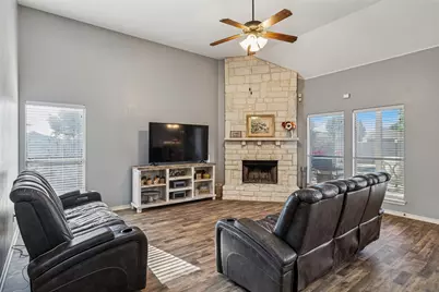 1220 Clairemont Lane, Burleson, TX 76028 - Photo 11