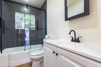 1105 Spring Branch Street, Beverly Hills, TX 76711 - Photo 7