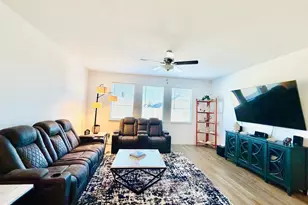 736 Pollyann Trl, Fort Worth, TX 76052 - Photo 3