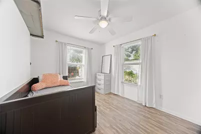 1932 Greenfield Avenue, Fort Worth, TX 76102 - Photo 7