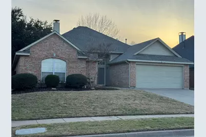 4629 Lincolnshire Drive, Grand Prairie, TX 75052 - Photo 1