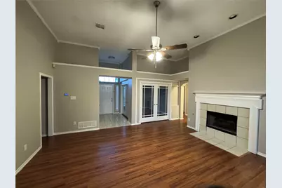 4629 Lincolnshire Drive, Grand Prairie, TX 75052 - Photo 9