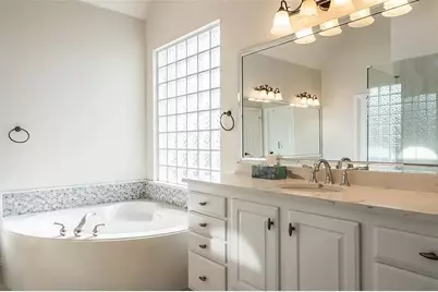 2510 Waterford Drive, Irving, TX 75063 - Photo 15