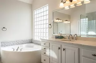 2510 Waterford Dr, Irving, TX 75063 - Photo 15