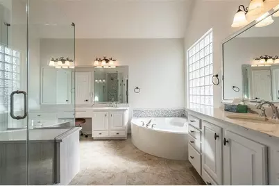 2510 Waterford Drive, Irving, TX 75063 - Photo 13