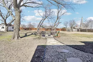 1202 N Sharpshire Dr, Waxahachie, TX 75165 - Photo 9