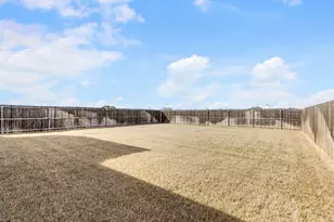 569 Val Verde St, Aubrey, TX 76227 - Photo 21