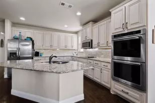 320 Sherbrook St, Van Alstyne, TX 75495 - Photo 7