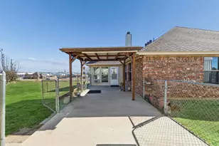 108 Falcons Eye Ct, Weatherford, TX 76087 - Photo 25