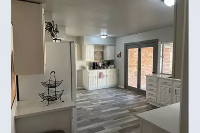 726 Greenhill Lane, Grand Prairie, TX 75052 - Photo 17