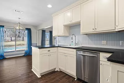 1210 Brookfield Lane, Mansfield, TX 76063 - Photo 13