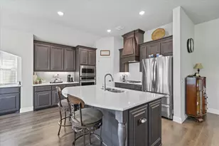 703 Oakcrest Dr, Justin, TX 76247 - Photo 5