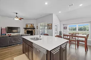 703 Oakcrest Dr, Justin, TX 76247 - Photo 7