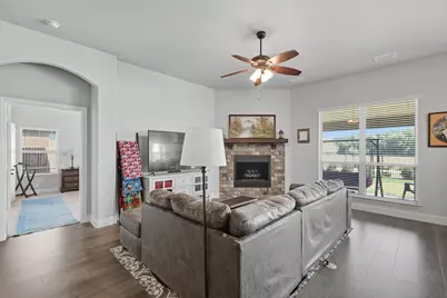703 Oakcrest Drive, Justin, TX 76247 - Photo 7