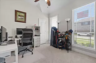 703 Oakcrest Dr, Justin, TX 76247 - Photo 21