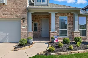 703 Oakcrest Dr, Justin, TX 76247 - Photo 11